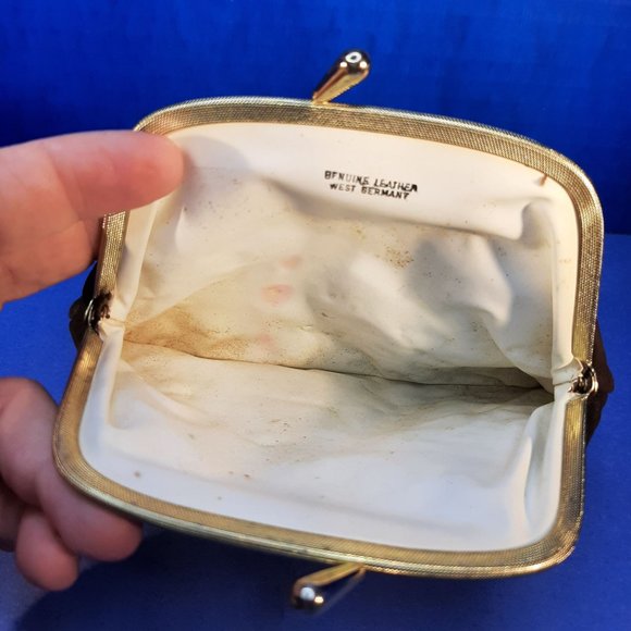 Vintage WEST GERMANY Leather Purse Clutch Coin Red Lips Gold Roses Kiss Lock - Picture 4 of 6